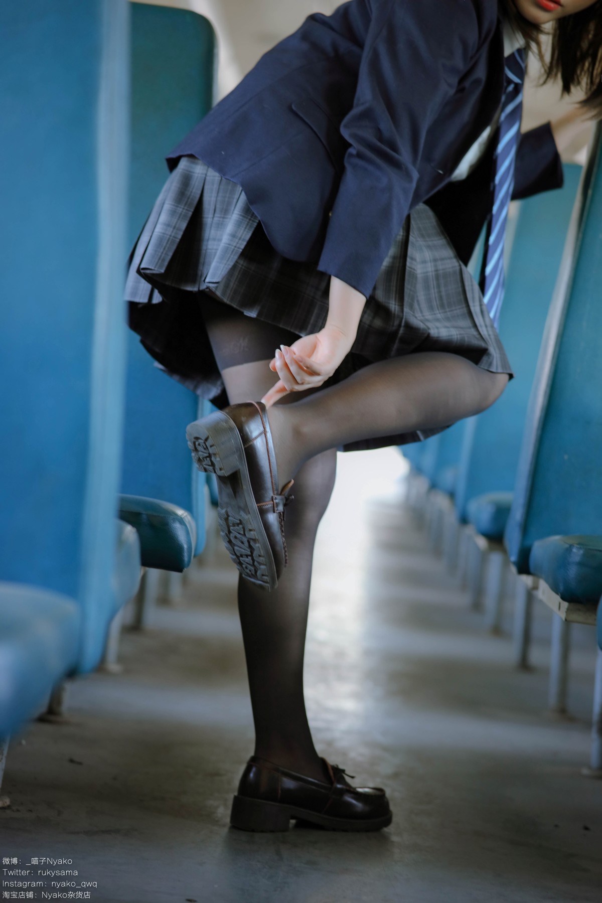 Cosplay：Nyako喵子 火车JK制服 80P