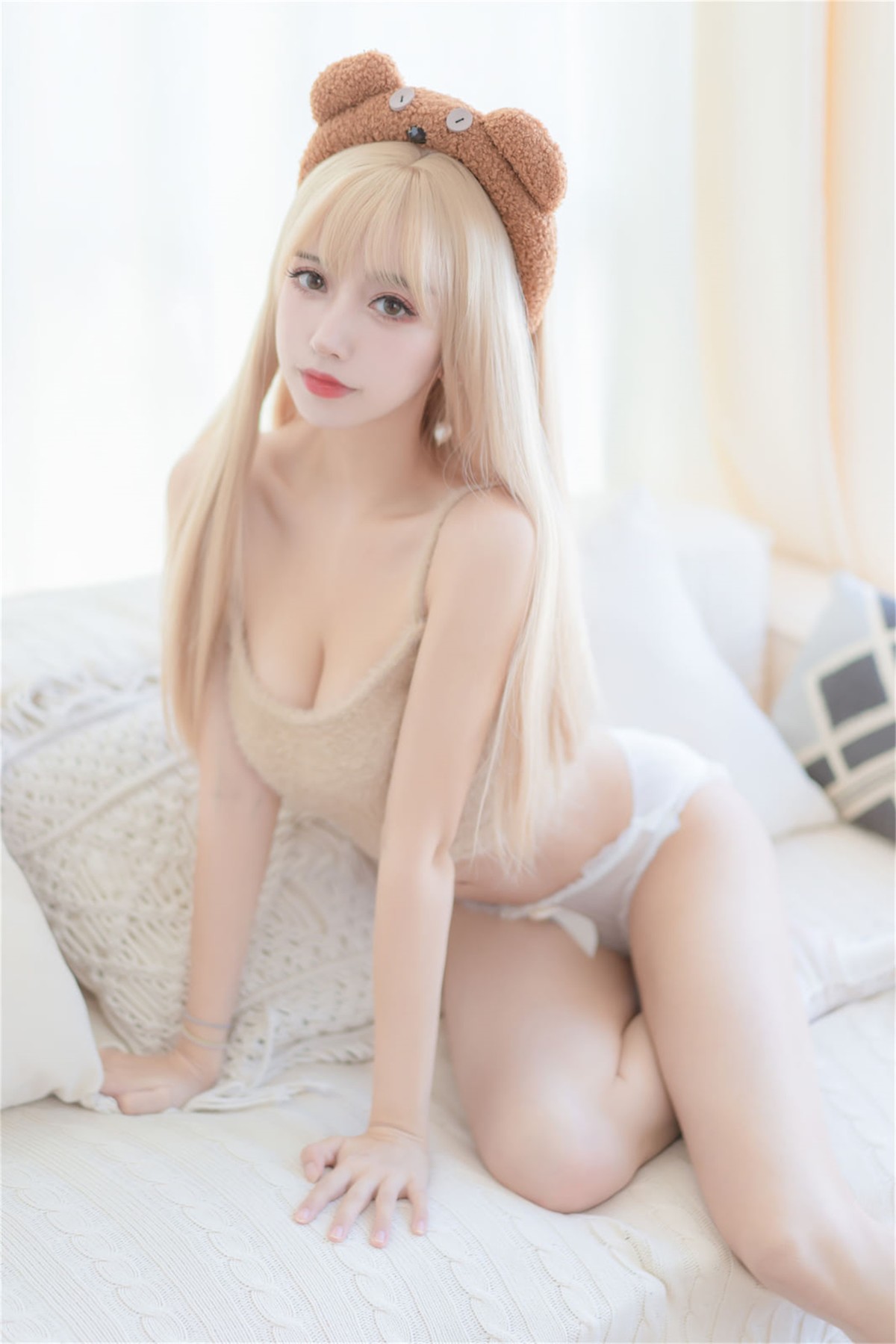 Cosplay：过期米线线喵 小熊软糖 60P