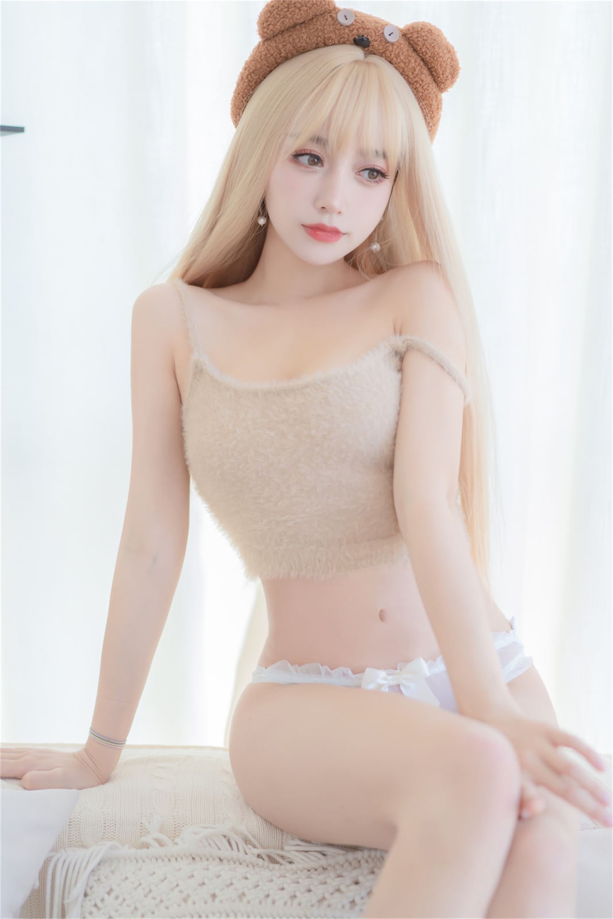 Cosplay：过期米线线喵 小熊软糖 60P