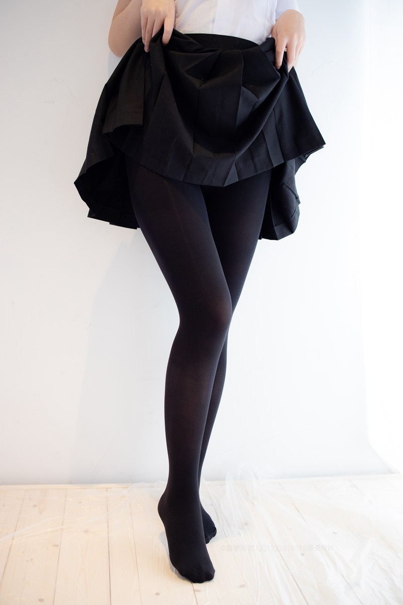 JK制服：黑丝蕾丝胖次的JK  [117P-1.28GB]