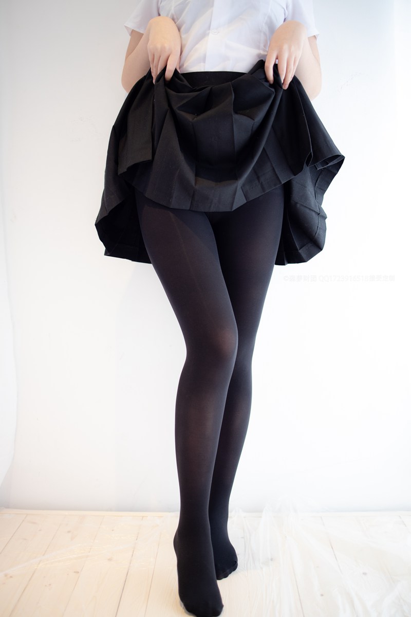 JK制服：黑丝蕾丝胖次的JK  [117P-1.28GB]