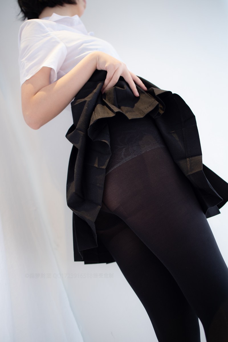 JK制服：黑丝蕾丝胖次的JK  [117P-1.28GB]