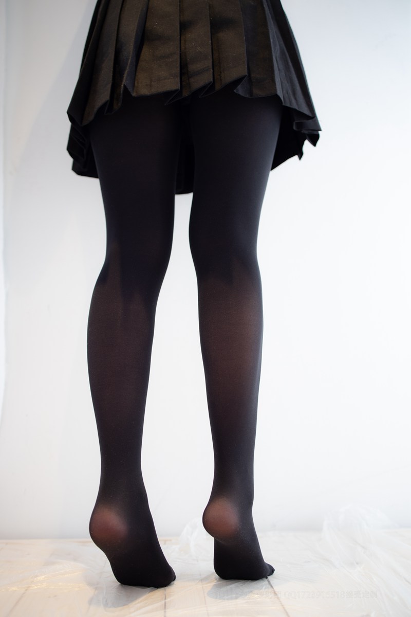 JK制服：黑丝蕾丝胖次的JK  [117P-1.28GB]