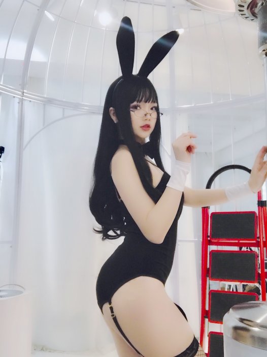 雪晴Astra：黑色兔女郎 24P 4v