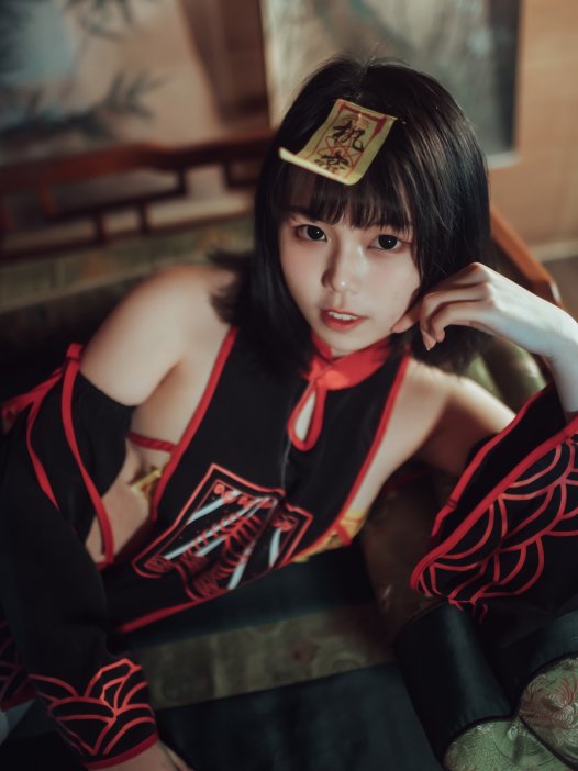 Cosplay：七月喵子 小僵尸 22P